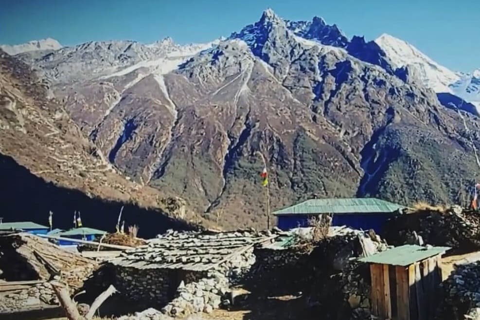 Lapchi: where the Caves Resonates the Lyrics of Milarepa