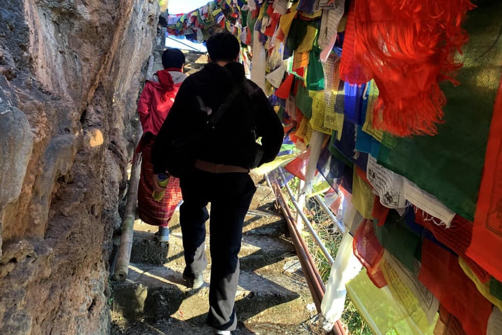 Yarinak Guru Rinpoche Cave Guide