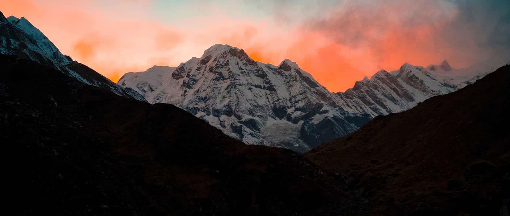 Everest Base Camp Trekking Vs Everest Base Camp Helicopter Tour