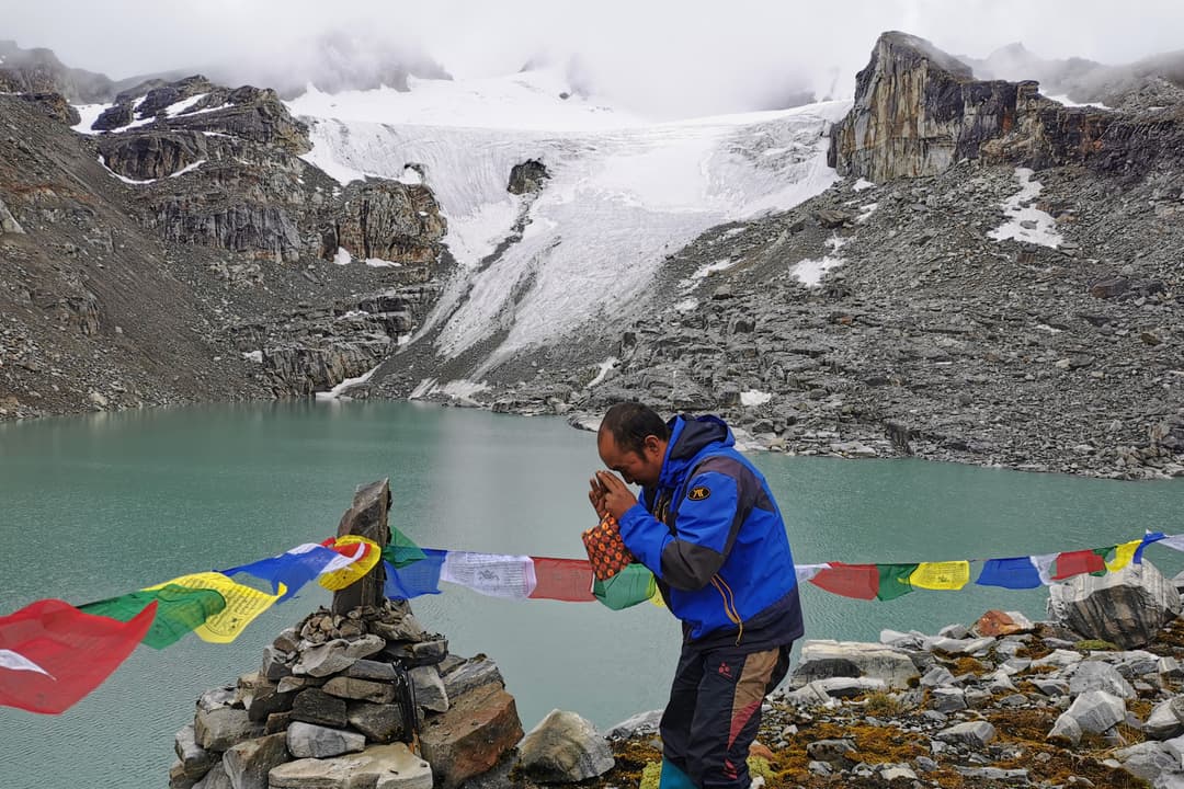 Kajin Sara Lake with Tilicho Lake and Thorong La Pass Trek